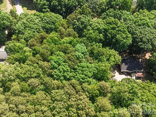 8793 Peninsula DR, Terrell, NC 28682