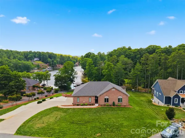 495 Windsor DR, Taylorsville, NC 28681