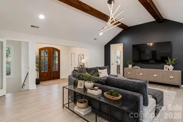 16 Tanglewood RD, Lake Wylie, SC 29710