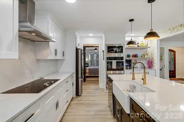 16 Tanglewood RD, Lake Wylie, SC 29710