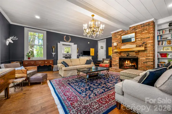 415 E Lakeshore DR, Landrum, SC 29356