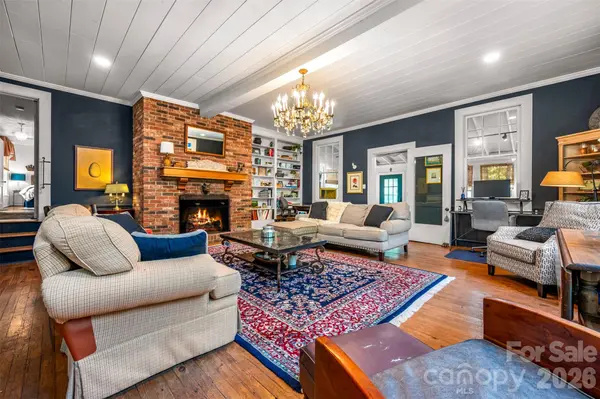 415 E Lakeshore DR, Landrum, SC 29356