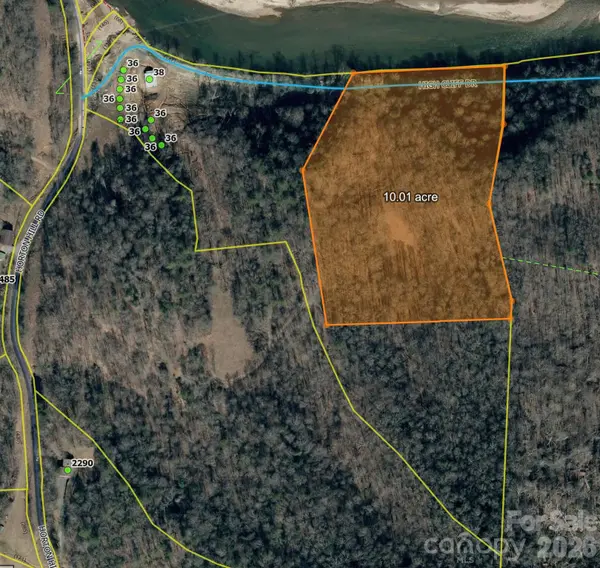 000 High Cliff DR, Green Mountain, NC 28740