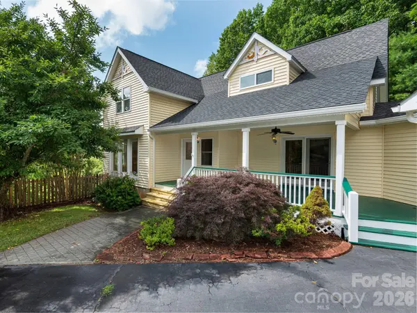 30 Apple Tree WAY, Asheville, NC 28805