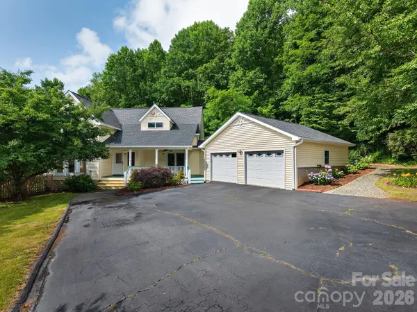 30 Apple Tree WAY, Asheville, NC 28805