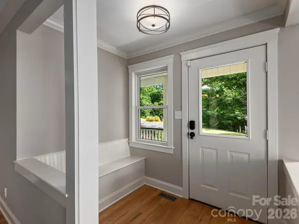 30 Apple Tree WAY, Asheville, NC 28805