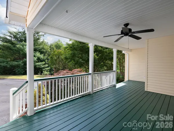 30 Apple Tree WAY, Asheville, NC 28805