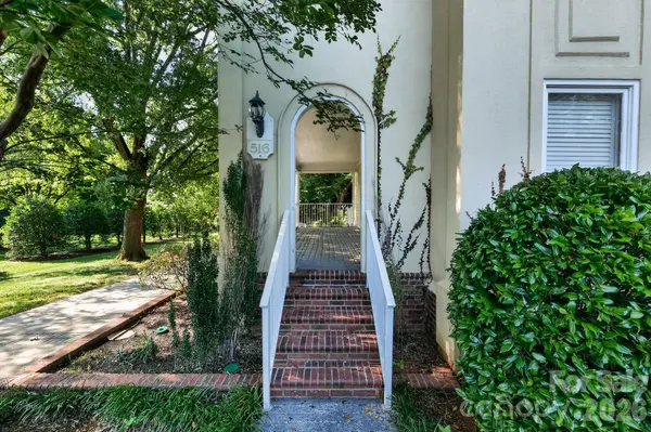 516 Shelton ST, Charlotte, NC 28270
