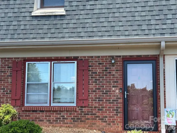 224 14th AVE SE #D, Hickory, NC 28602