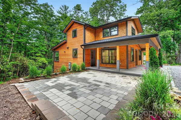 78 Tupper RD, Black Mountain, NC 28711