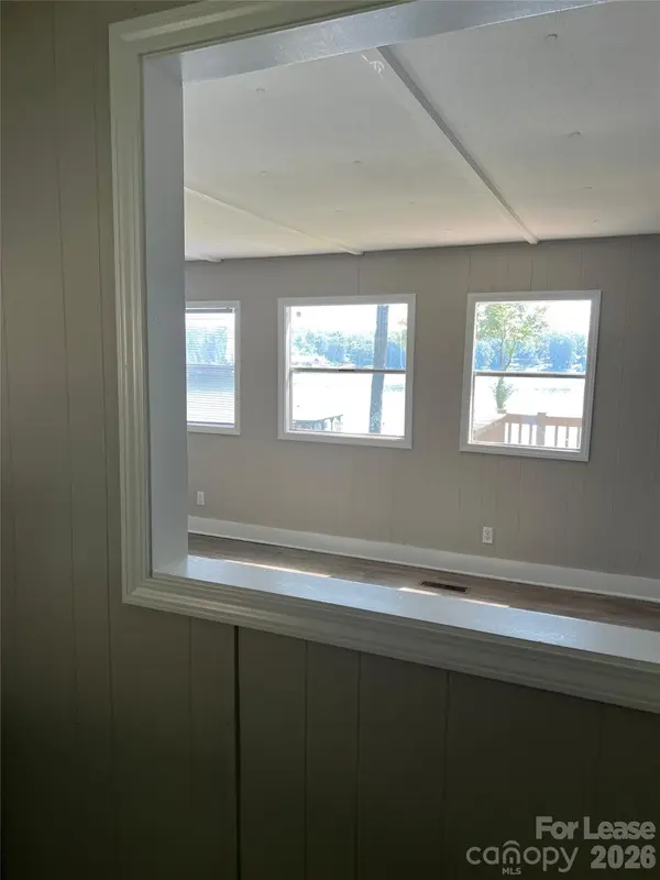 6950 Ingleside DR, Sherrills Ford, NC 28673