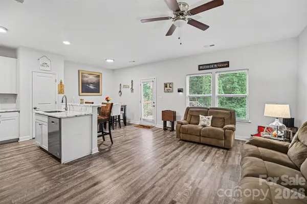 2703 S Calvary ST, Gastonia, NC 28052
