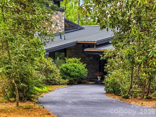 3 Holly Hill RD, Biltmore Forest, NC 28803