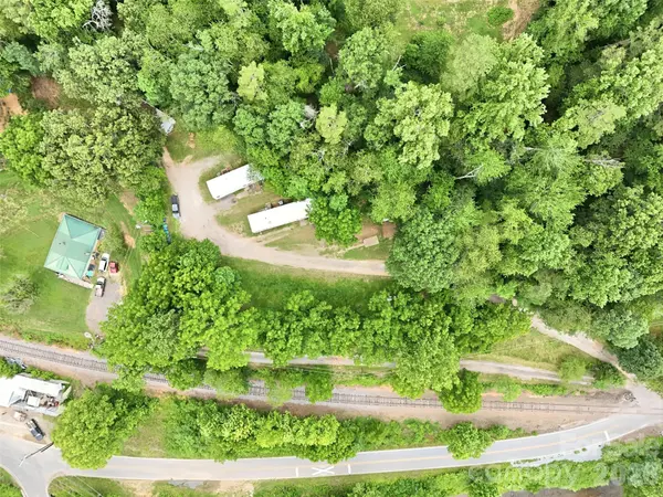 126 Lindsey RD, Candler, NC 28715