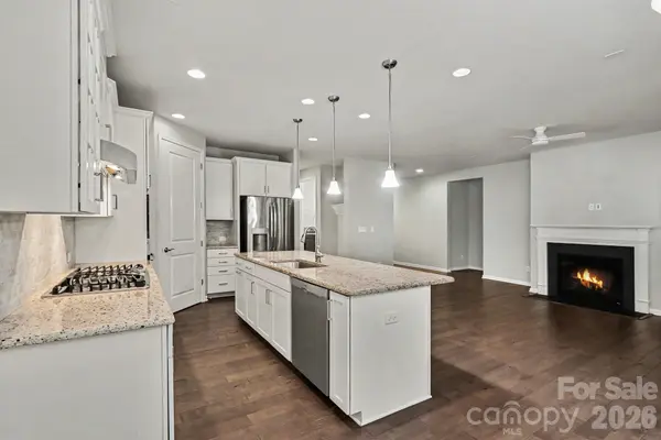 8911 Bur LN, Huntersville, NC 28078
