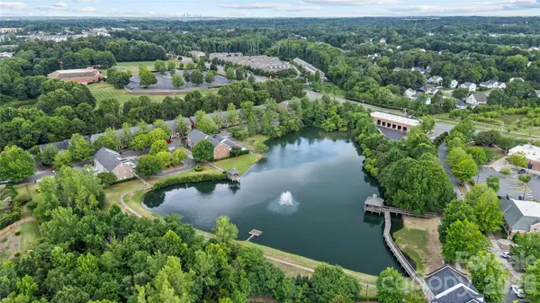 8935 Socata WAY, Charlotte, NC 28269