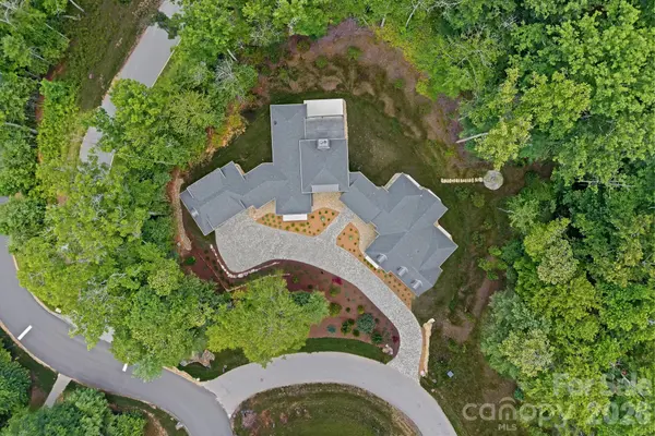 504 Hollow TRL, Asheville, NC 28803