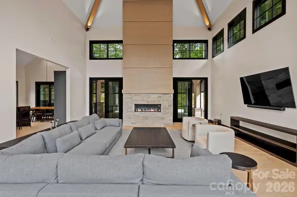 504 Hollow TRL, Asheville, NC 28803