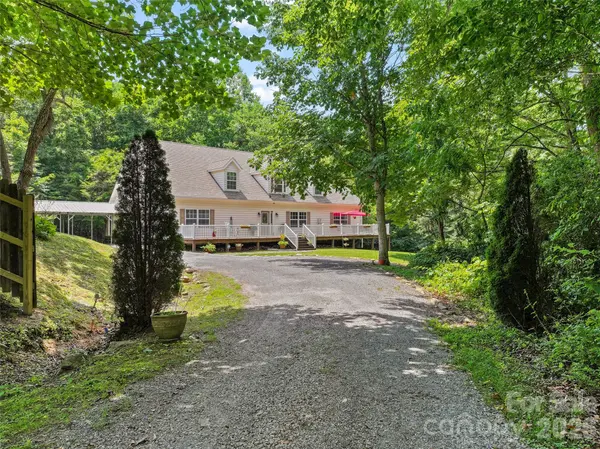 165 Sequoyah DR, Waynesville, NC 28785