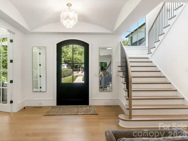 3240 Sunset DR, Charlotte, NC 28209