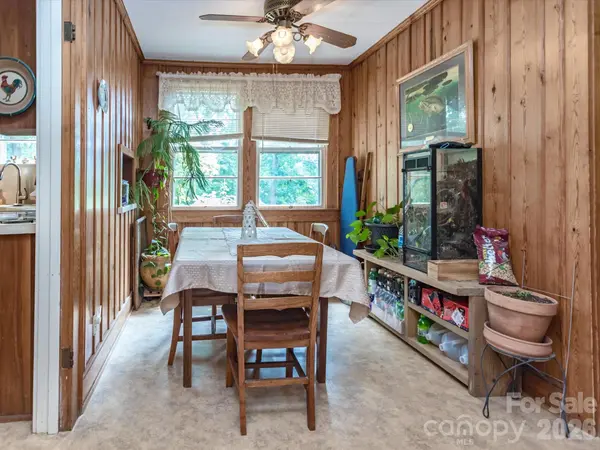 2111 Emmanuel Church RD, Conover, NC 28613