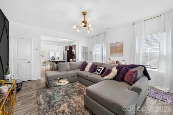 1031 Plaza Walk DR, Charlotte, NC 28215