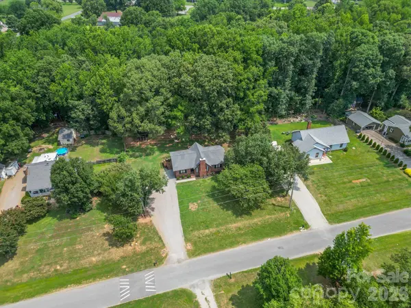 2406 Bearskin LN, Monroe, NC 28110
