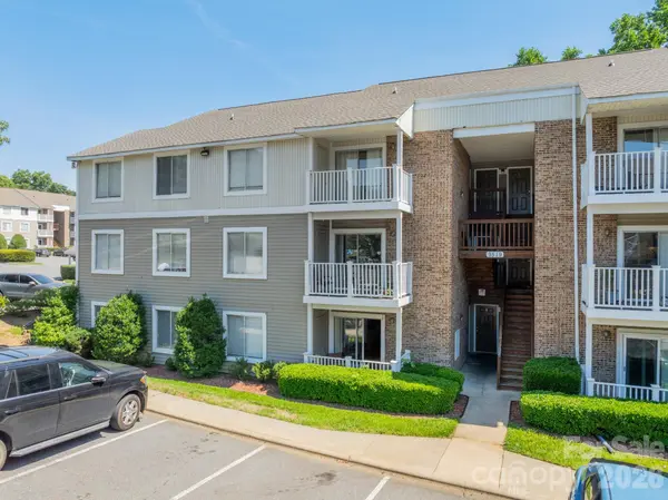 9519 University Terrace DR #A, Charlotte, NC 28262