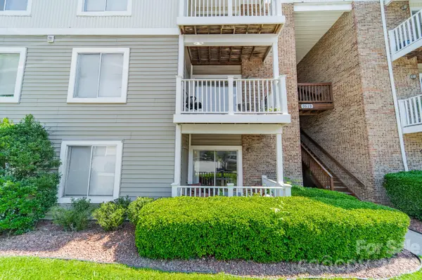 9519 University Terrace DR #A, Charlotte, NC 28262