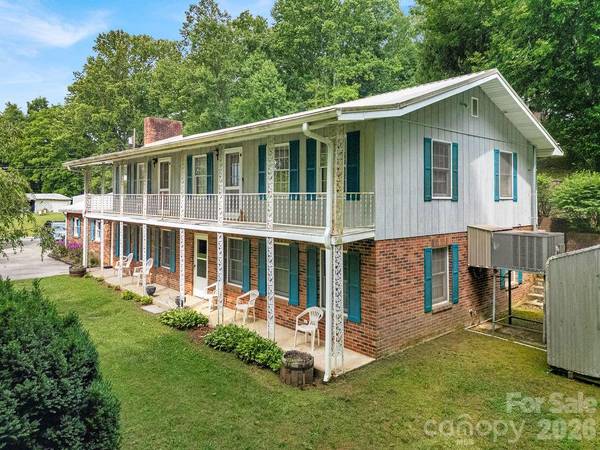 106 Flora Lina DR, Brevard, NC 28712