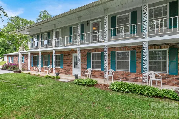 106 Flora Lina DR, Brevard, NC 28712