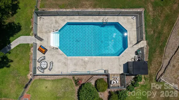 390 Airport RD, Taylorsville, NC 28681