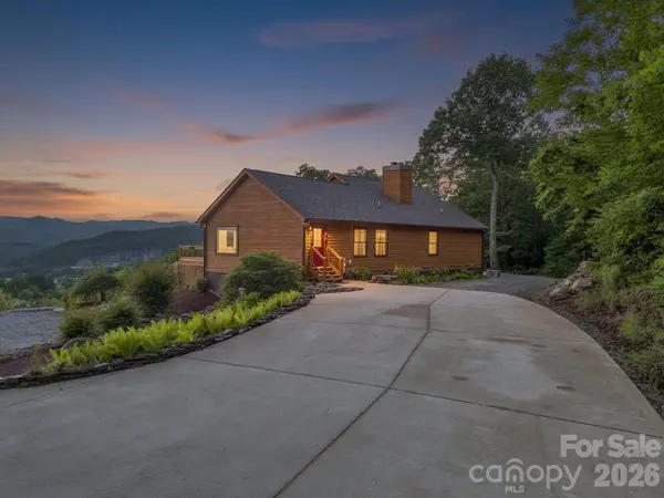 1025 Jeter Mountain RD, Penrose, NC 28766