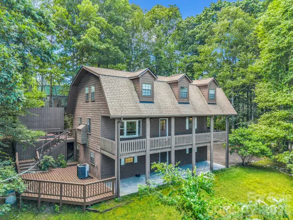 122 Birchwood DR, Hendersonville, NC 28739