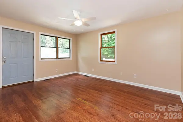129 Shelburne RD, Asheville, NC 28806