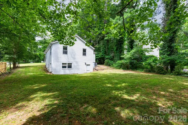 129 Shelburne RD, Asheville, NC 28806