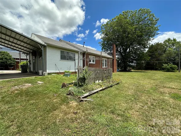 502 Connelly Springs RD SW, Lenoir, NC 28645