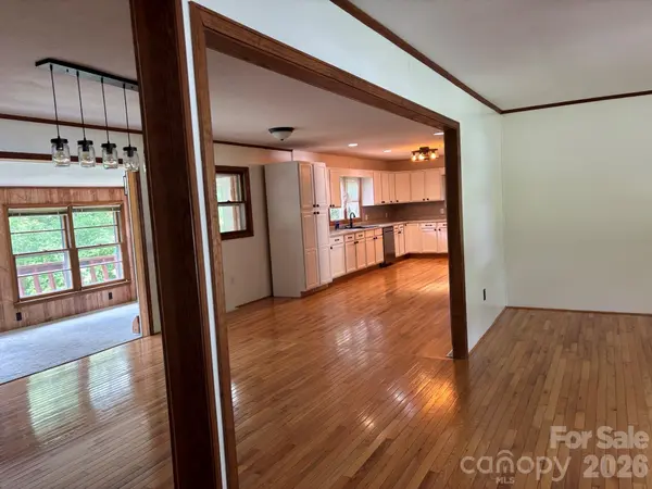 86 Jack Sullins RD, Spruce Pine, NC 28777