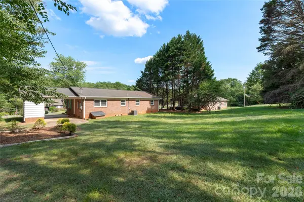 425 Bost RD, Morganton, NC 28655