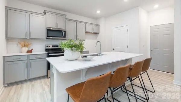 5128 Parker Forest RD, Charlotte, NC 28215
