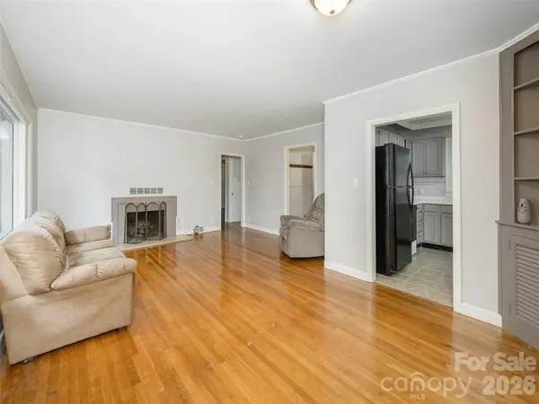 79 Edgewood DR, Arden, NC 28704