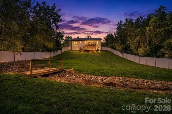 544 30th AVE NW, Hickory, NC 28601