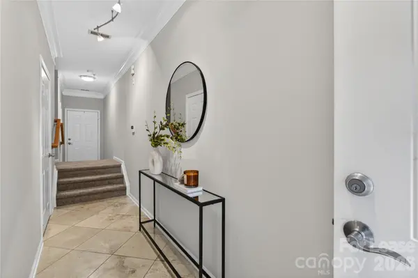 1508 Walnut View DR, Charlotte, NC 28208