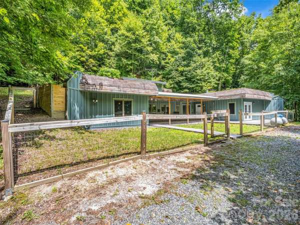 707 Cascade TRL, Pisgah Forest, NC 28768
