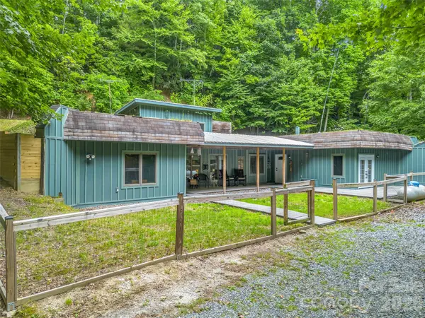 707 Cascade TRL, Pisgah Forest, NC 28768