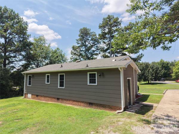 3853 COUNTRY CLUB RD, Wadesboro, NC 28170