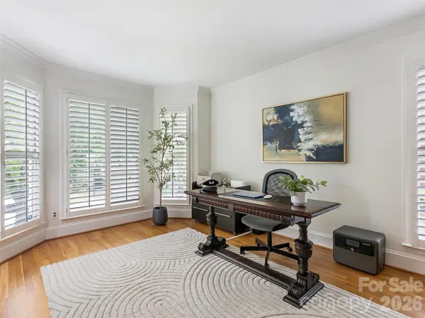 9317 Hanover South TRL, Charlotte, NC 28210