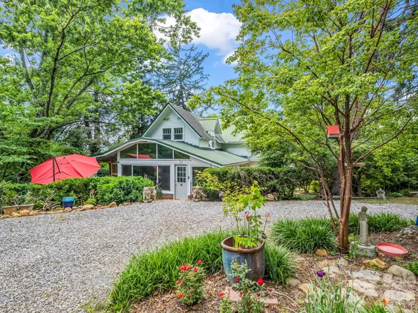 23 Sunset DR, Black Mountain, NC 28711