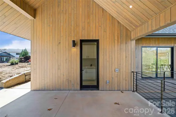 511 Wilma Dykeman TRL, Asheville, NC 28804
