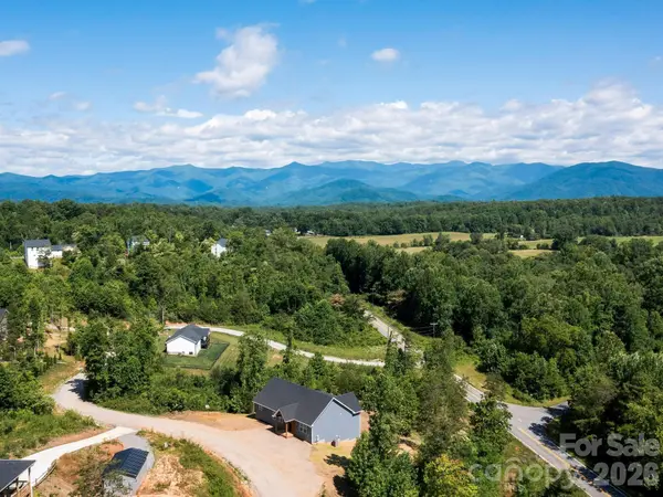 105 S Vineyard Village DR, Old Fort, NC 28762